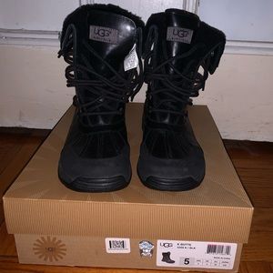 Ugg Butte Boot (Big Kid)